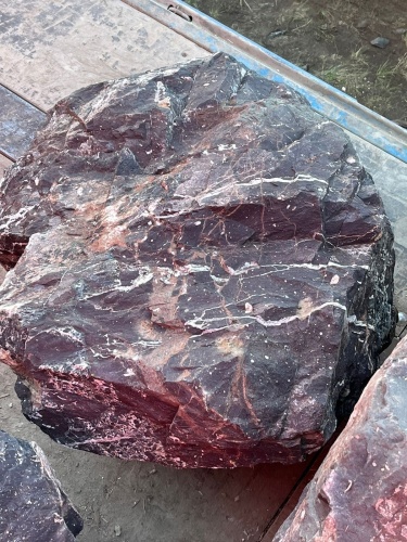 Камни для ландшафтного дизайна красно-фиолетовые 10-60 килограмм купить в Оренбурге