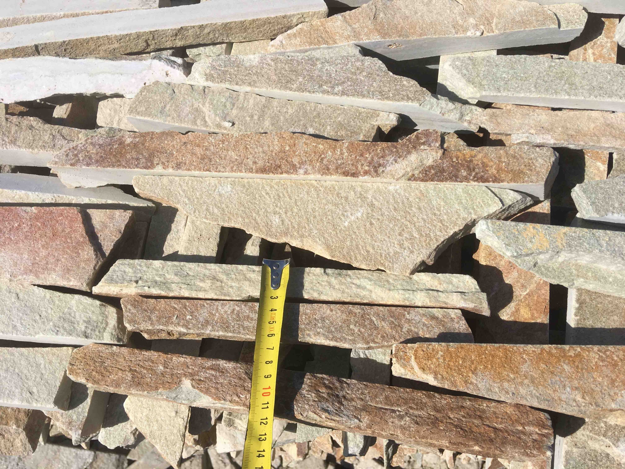 Горбушка златолит золотистый для облицовки купить в Оренбурге