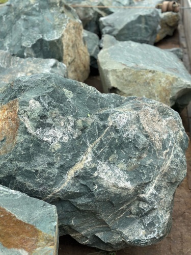 Камни для ландшафтного дизайна зелёные 10-60 килограмм купить в Оренбурге