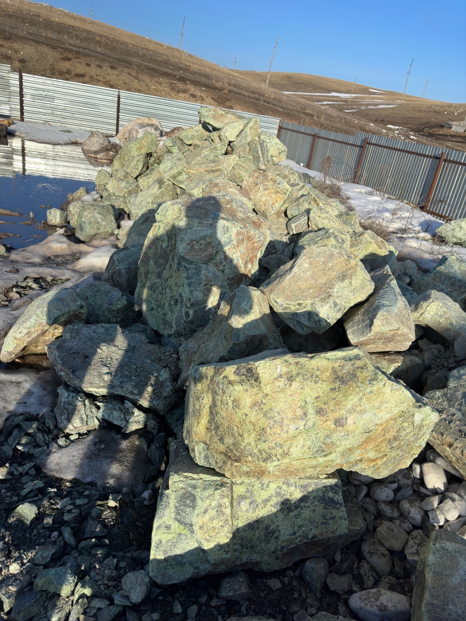 Камни для ландшафтного дизайна зелёные 10-60 килограмм купить в Оренбурге