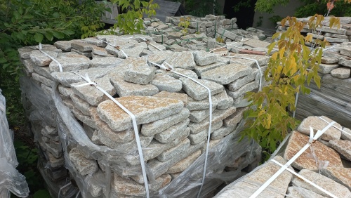 Гранитный плитняк галтованный для парковки купить в Оренбурге