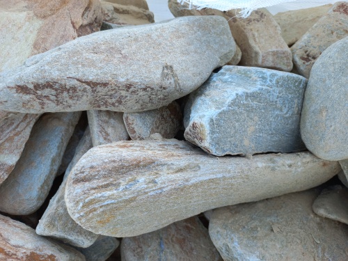 Златолит жёлтый, жёлто-зелёный глыбки и валуны для ланшафтного дизайна купить в Оренбурге