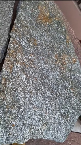 Плитняк златолит серебристый для цоколя, отмостки купить в Оренбурге