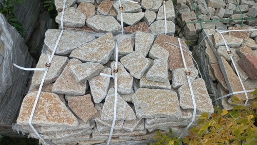 Гранитный плитняк галтованный для парковки купить в Оренбурге