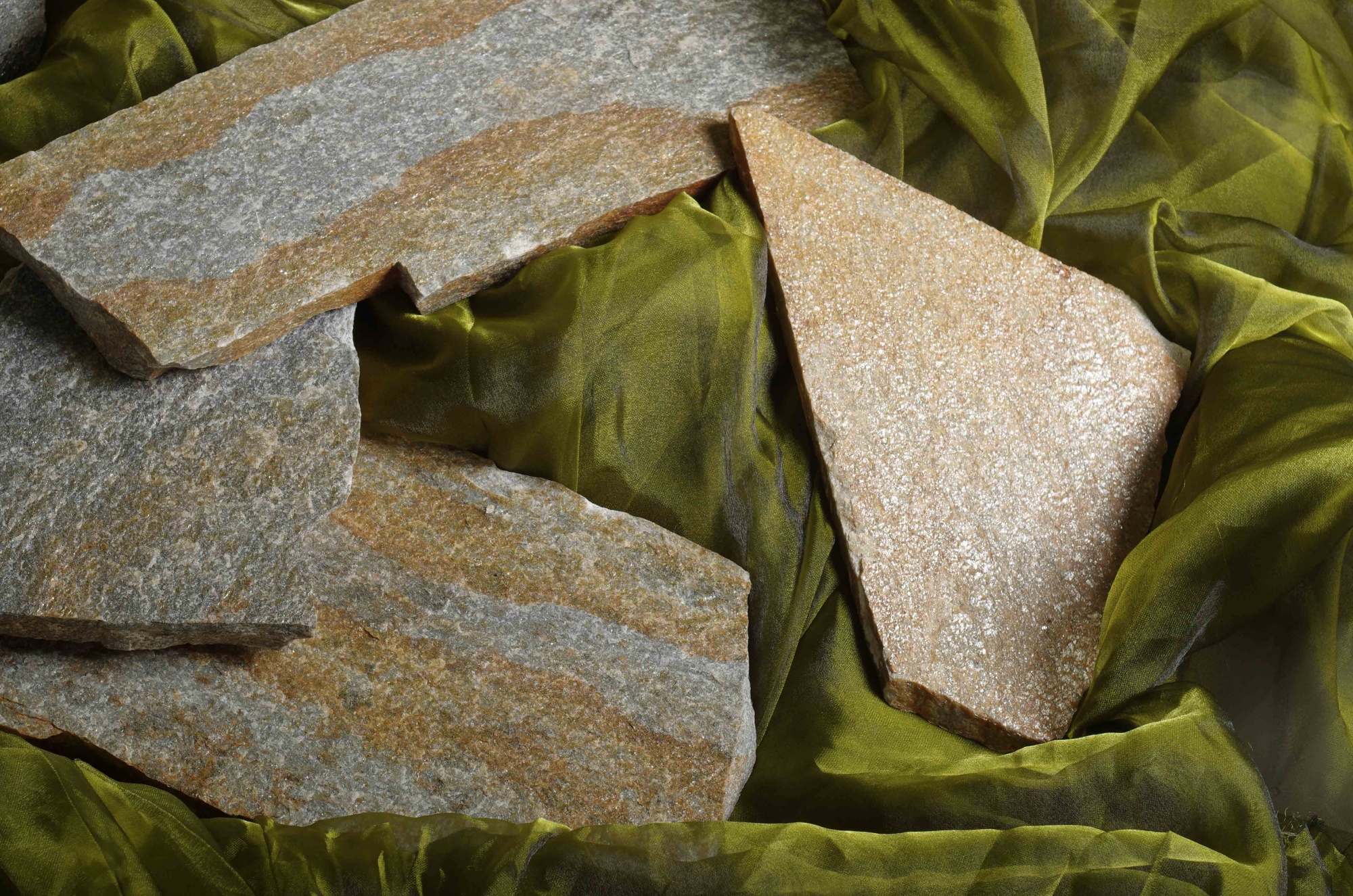 Плитняк златолит Уральский  для фасада купить в Оренбурге