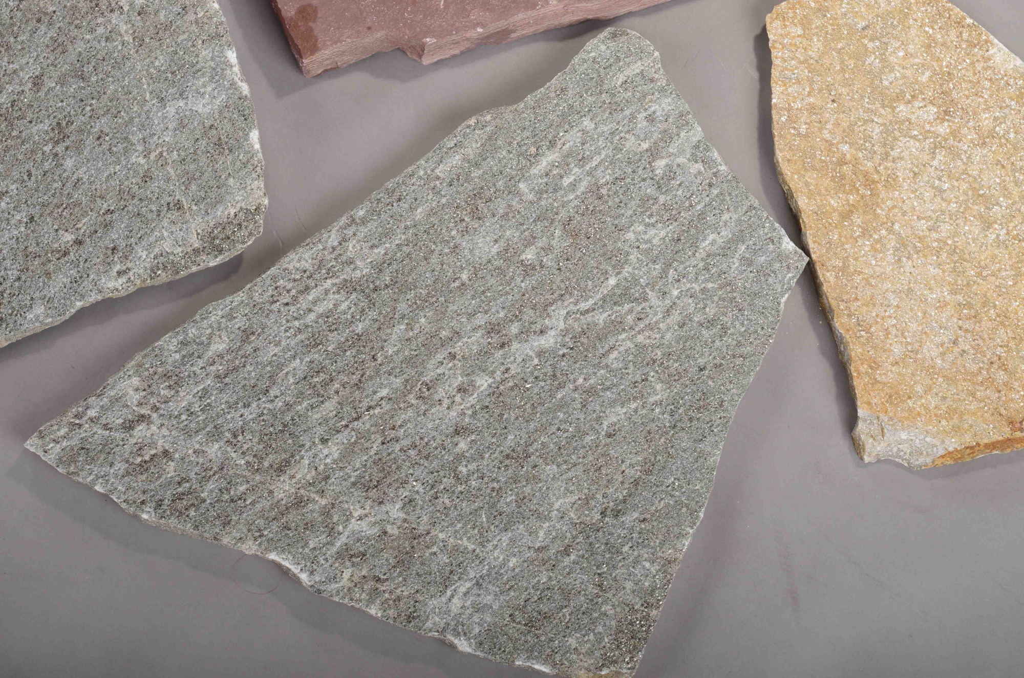 Плитняк златолит Уральский  для фасада купить в Оренбурге