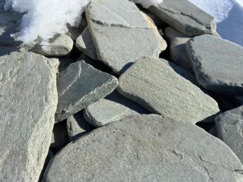 Плитняк златолит зелёный галтованный для цоколя купить в Оренбурге