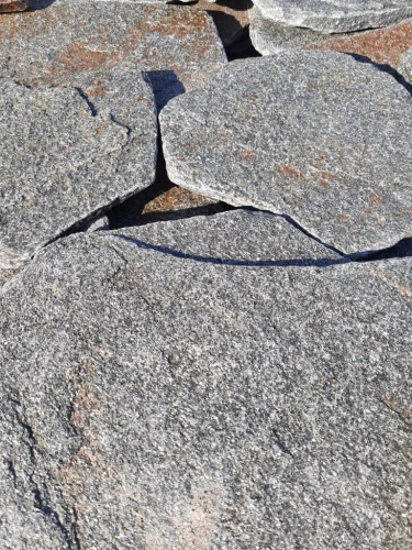 Златолит серебристый галтованный для лестниц купить в Оренбурге